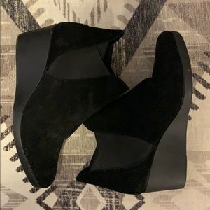 Croc’s Leigh Women’s Ankle Boot